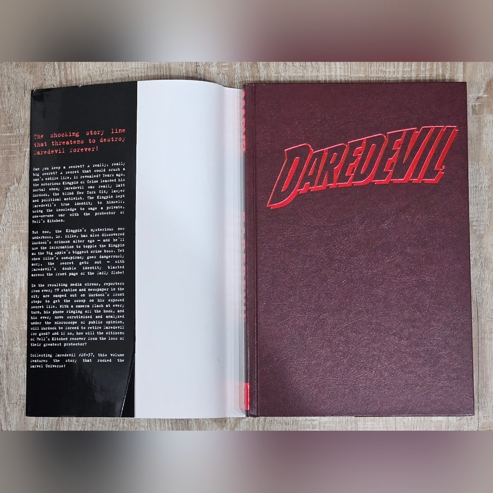 Daredevil The Man Without Fear Vol. 2 Hardcover Graphic Novel Bendis & Maleev - Picture 3 of 6
